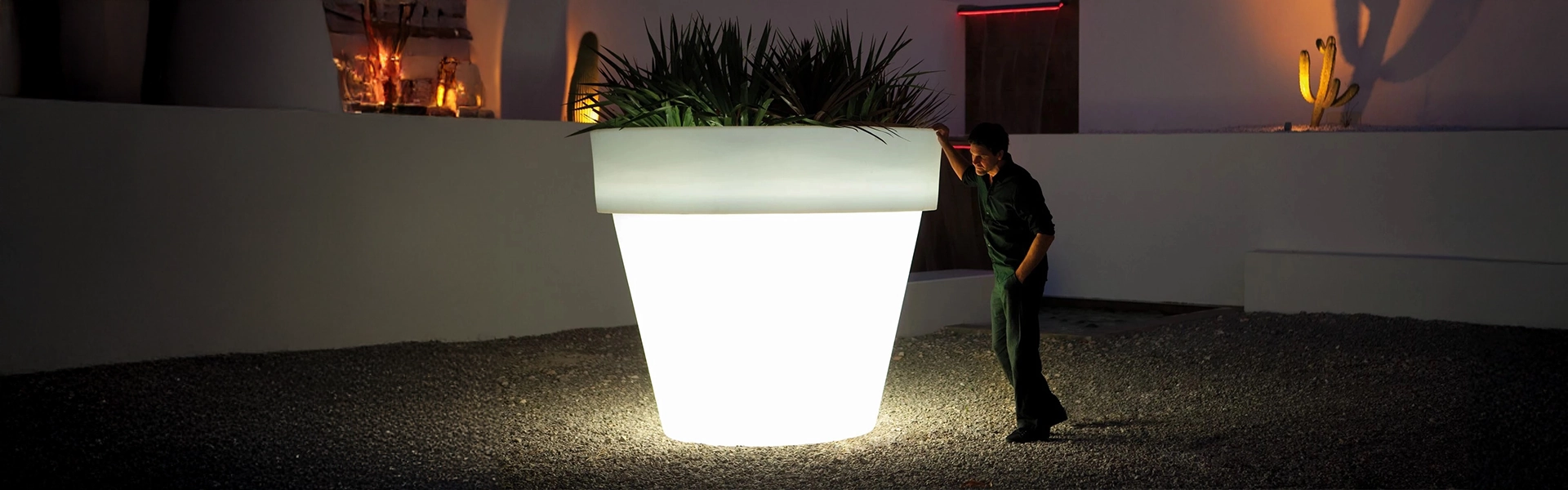 Vondom Ligth Planters desktop slider 04 Vondom Ligth Planters desktop slider 04