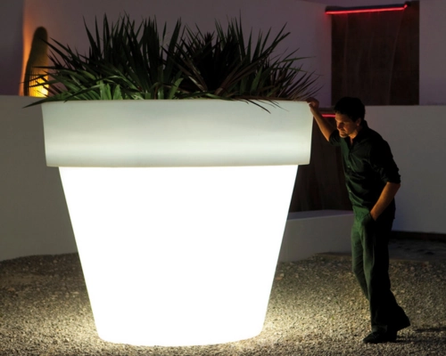 Vondom Ligth Planters mobile slider 04 Vondom Ligth Planters mobile slider 04